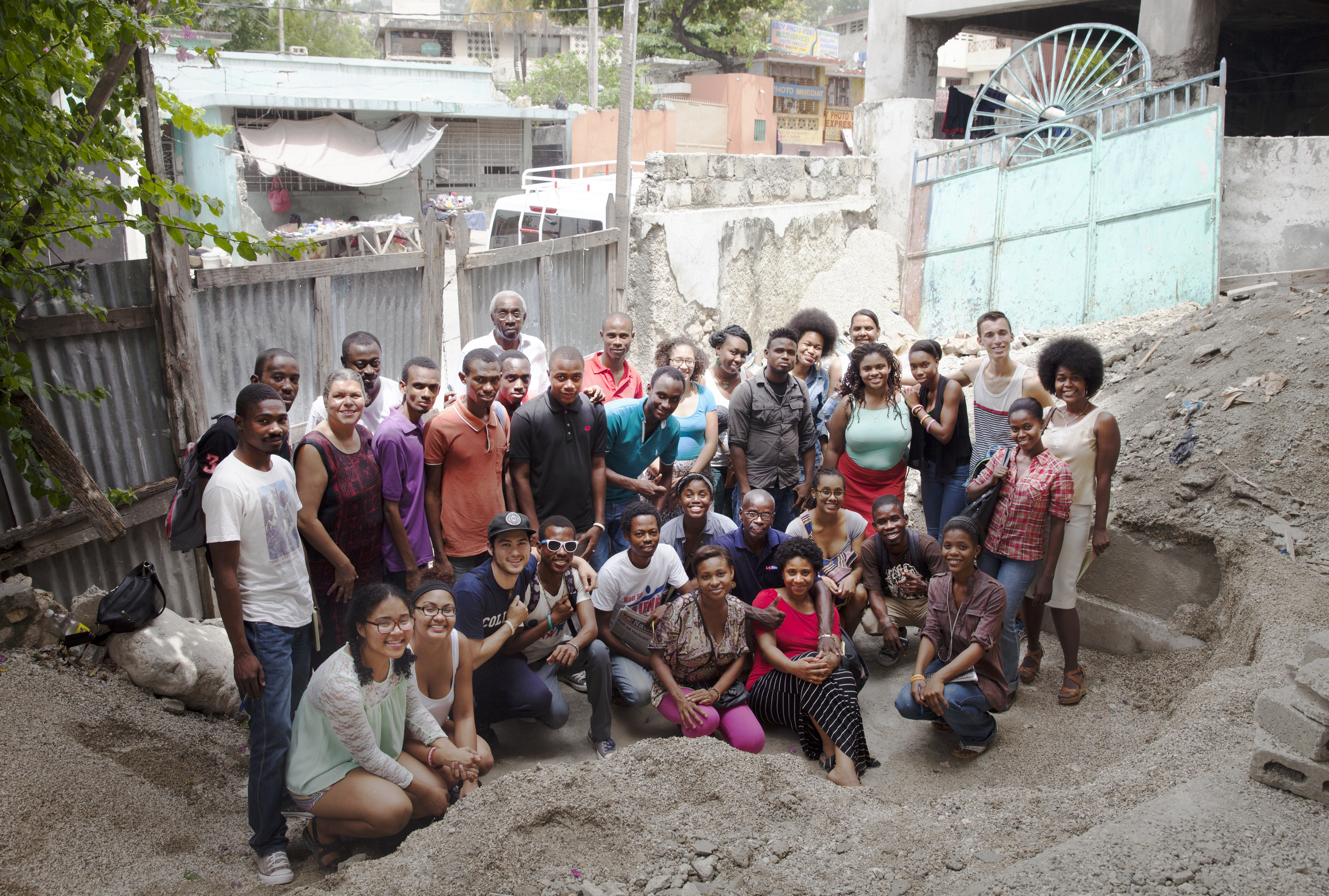 group photo at Carrefour-Feuilles Neighborhood